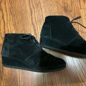 Toms Suede Wedges Kids Size 6 Black
